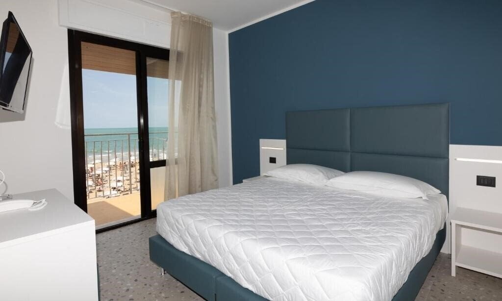 Фото Hotel Delaville 3*