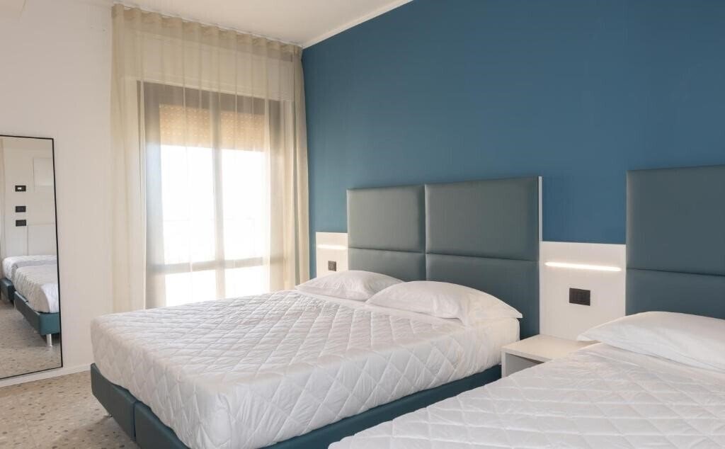 Картинка Hotel Delaville 3*