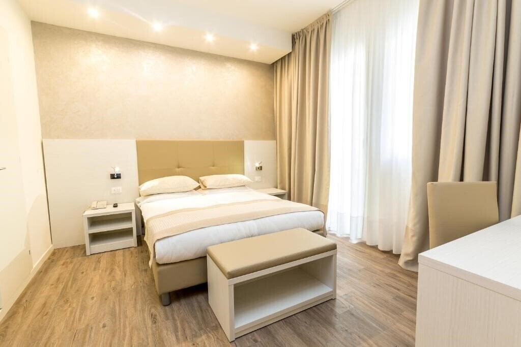 Отель Hotel Touring 3*