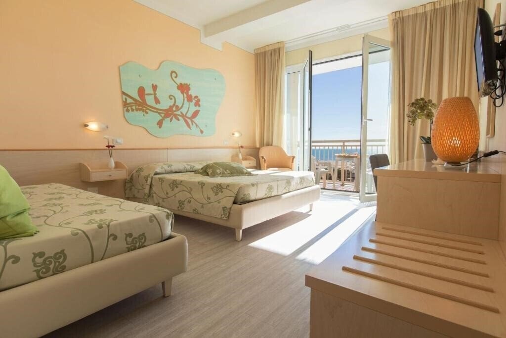 Готель Savoy Hotel 3*