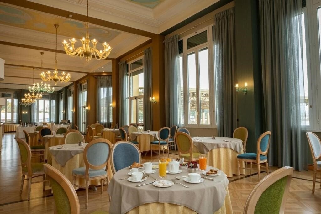 Фото Suite Hotel Nettuno Sestri Levante 4*