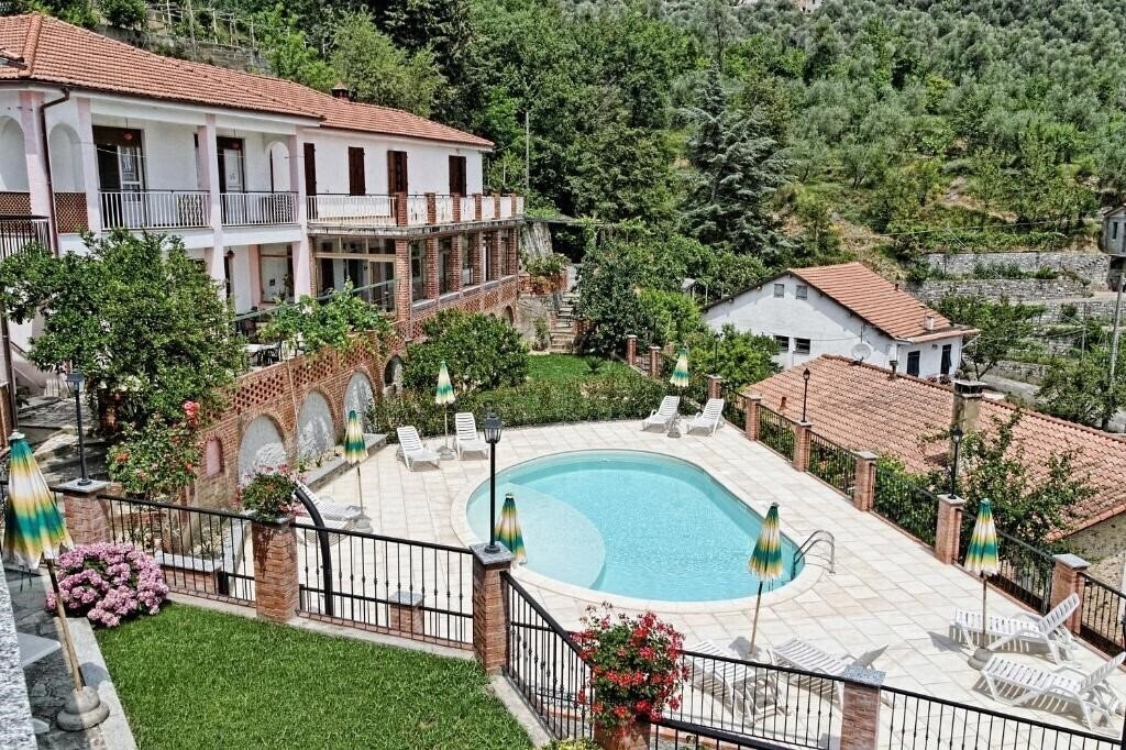 Отель Agriturismo Borgoameno 4*