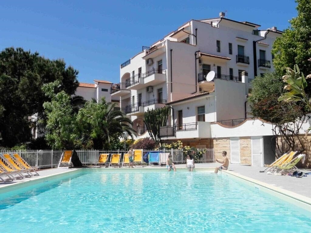 Отель Residence Dei Fiori 3*
