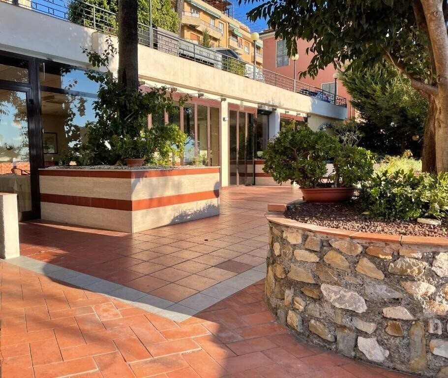 Отель Hotel Residence Miramare 3*