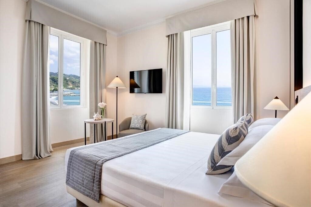 Фото Grand Hotel Arenzano 4*