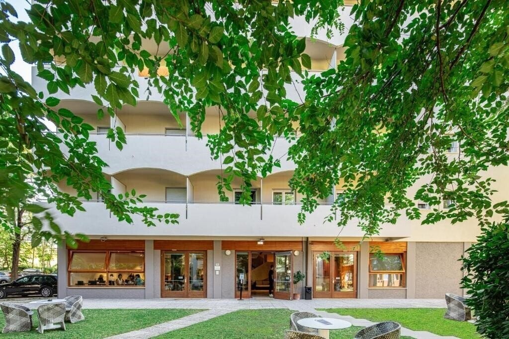 Фото La Pergola Hotel & Dependance (Lignano Sabbiadoro) 3*