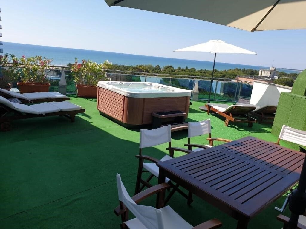 Фото Hotel Cristallo Lignano Sabbiadoro 3*