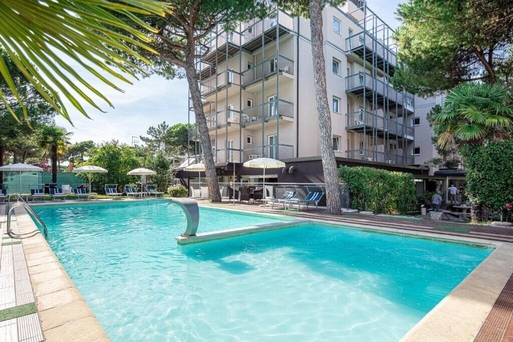 Отель Martini Hotel 3*