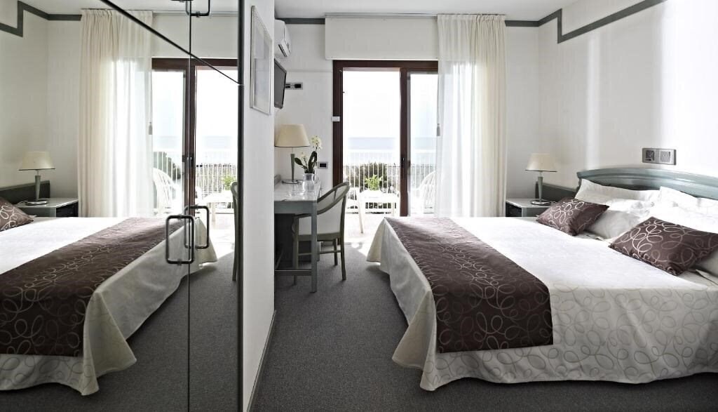 Фото Atlantic Hotel 4*