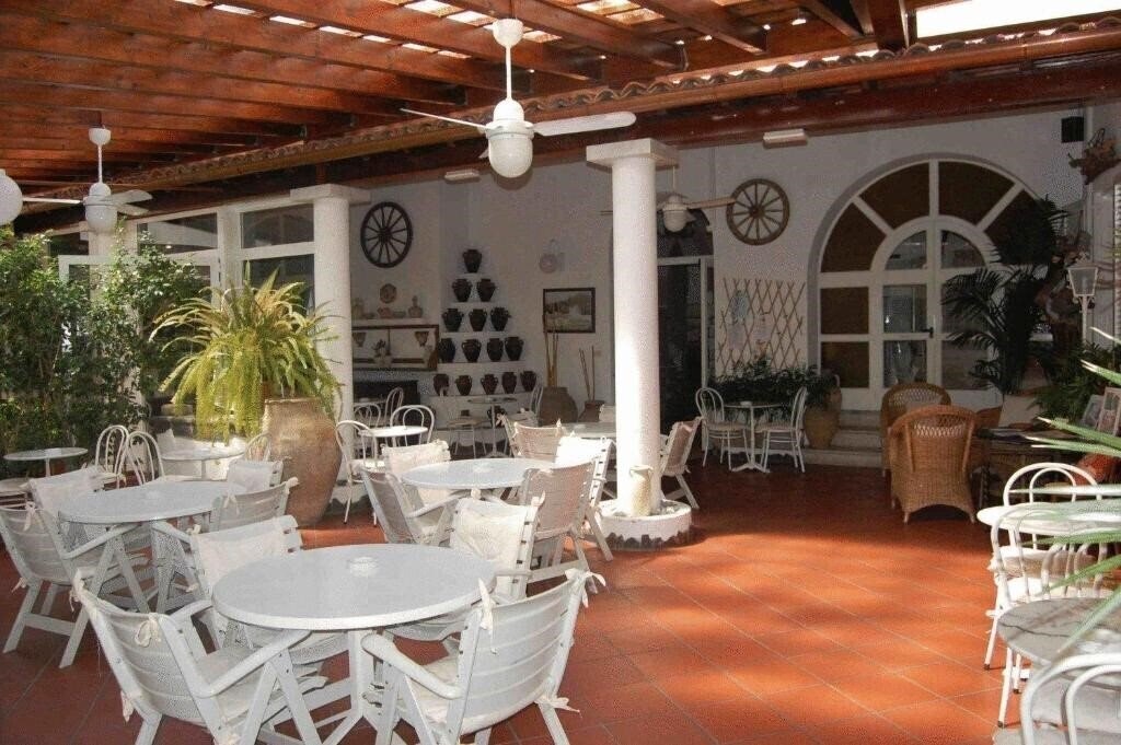 Готель Villa Augustus Lipari 3*