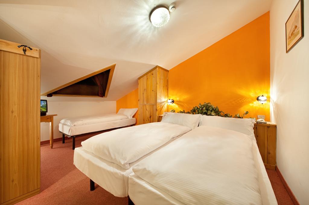 Фотографія Teola 2*