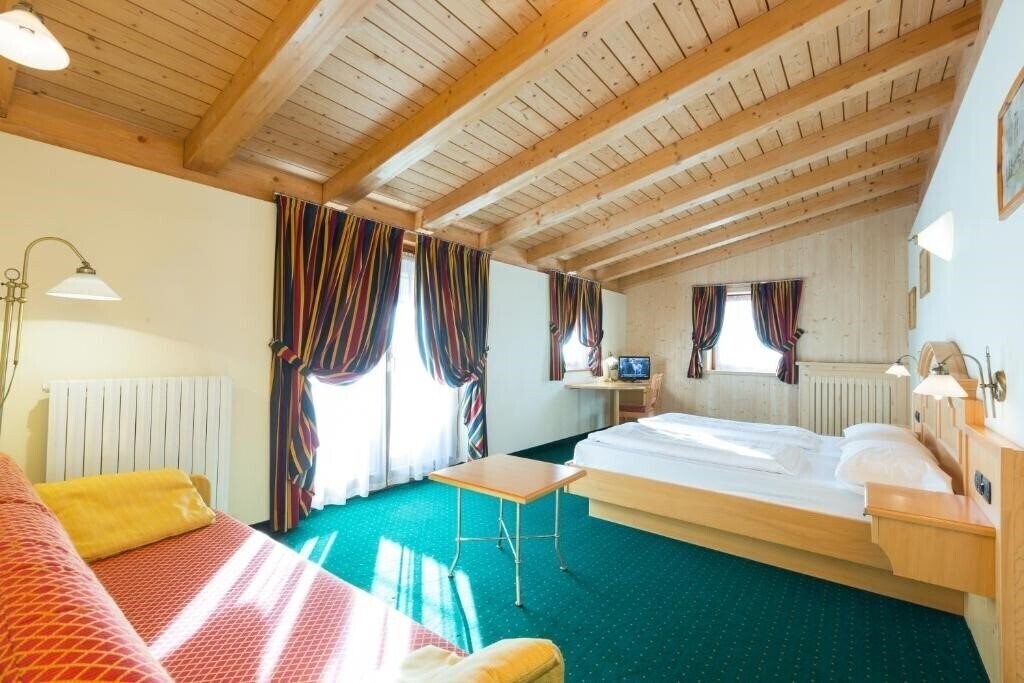 Фото Touring (Livigno) 4*
