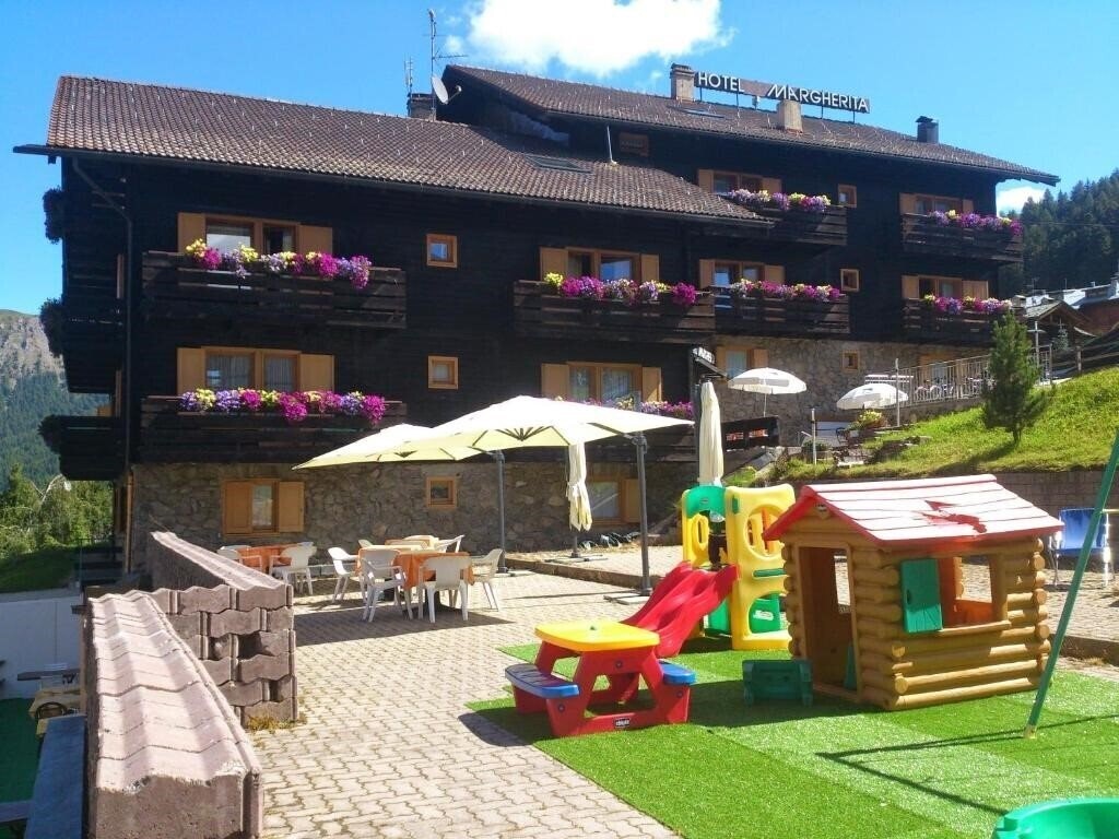 Готель Margherita Livigno 3*