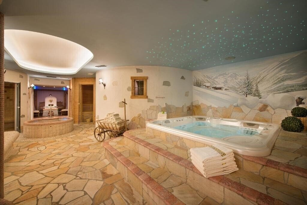 Фотография Hotel Crosal 4*