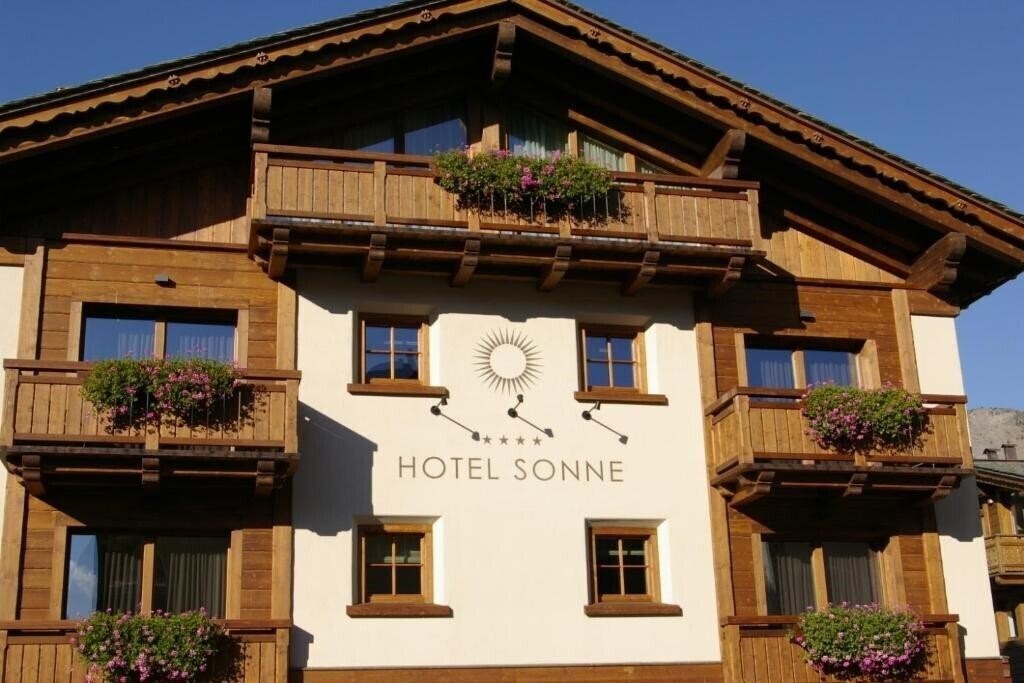 Отель Hotel Sonne 4*
