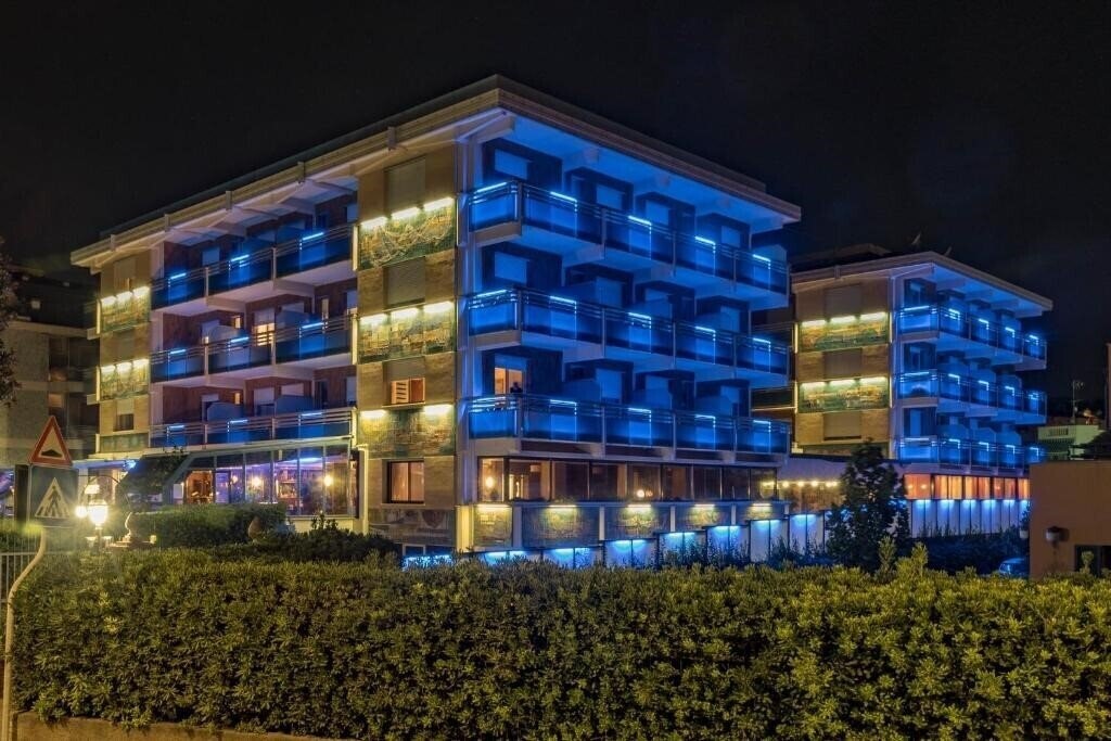 Отель Hotel Garden Lido Loano 4*
