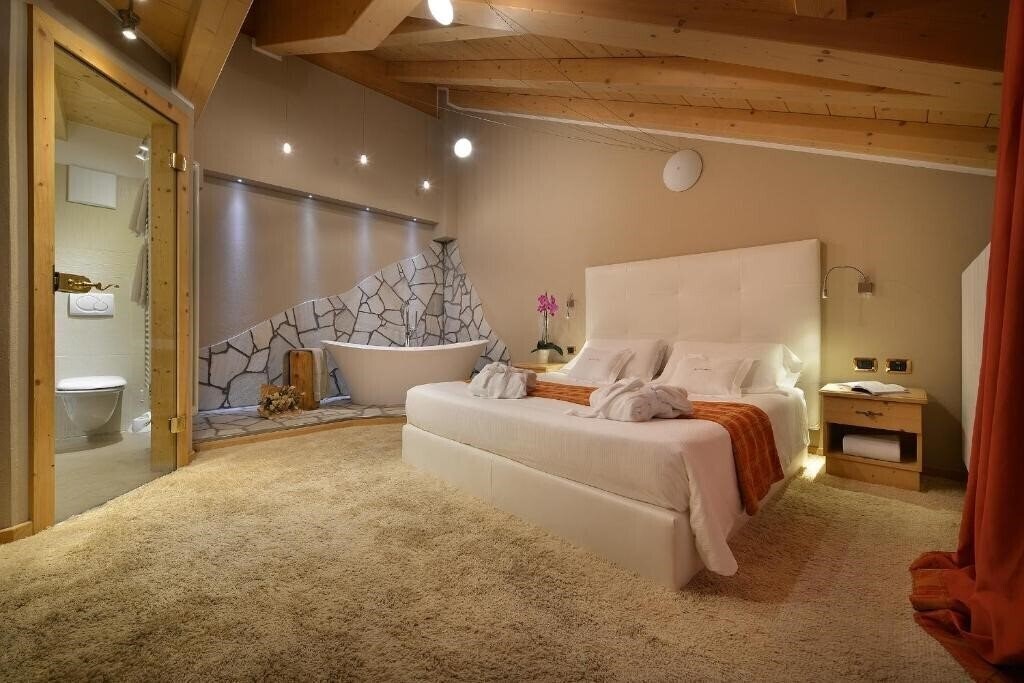 Готель Cristallo Hotel & Residence 3*