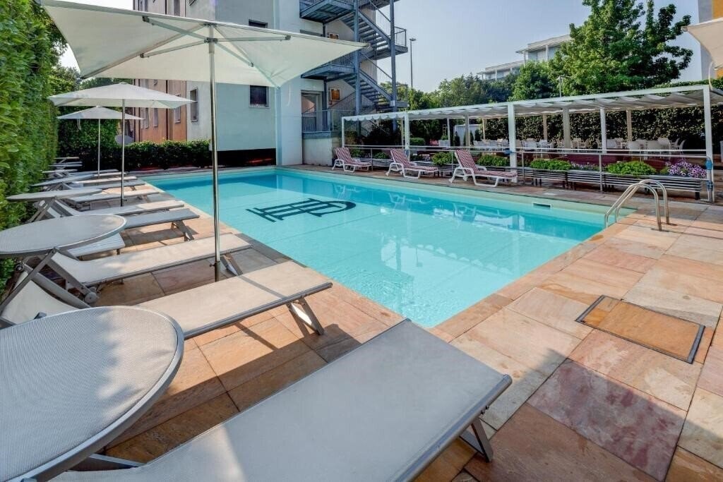 Готель Best Western Jet 4*
