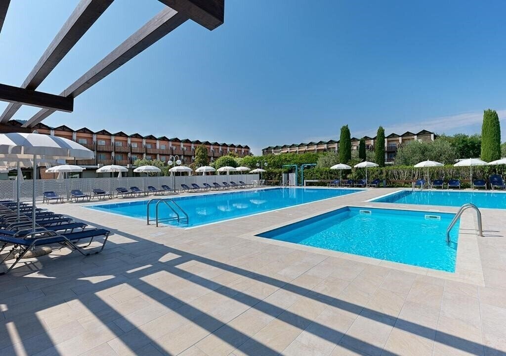 Готель Iseo Lago Hotel 4*