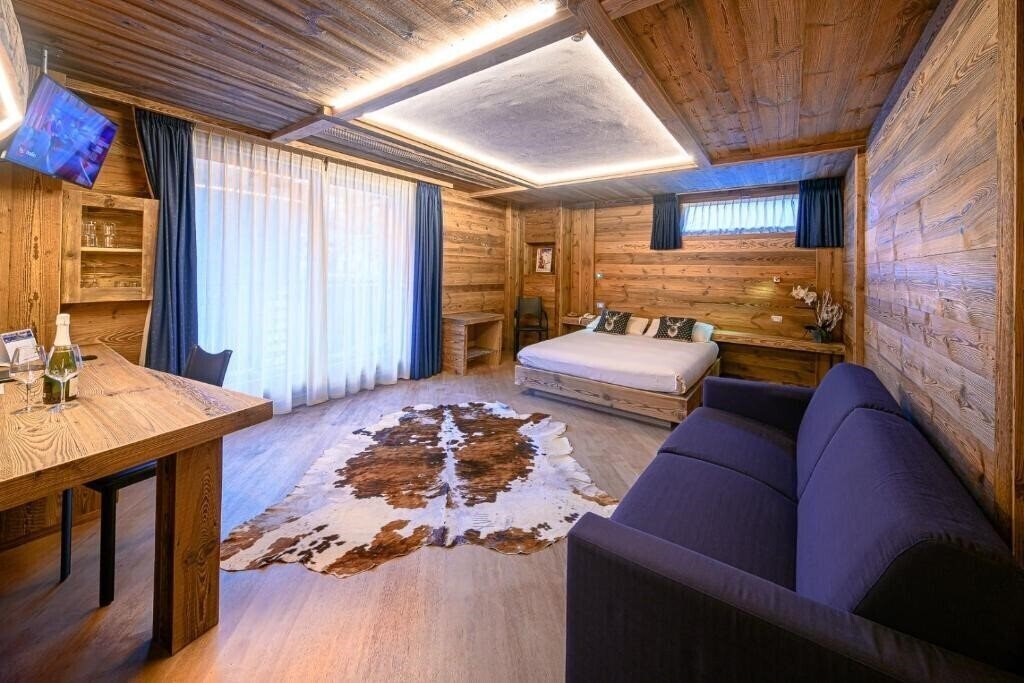 Отель Ambrosini (Aprica) 4*