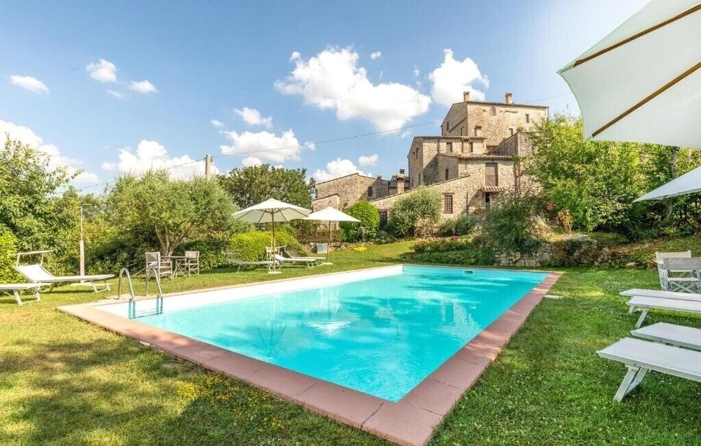 Отель Ilaria 4*