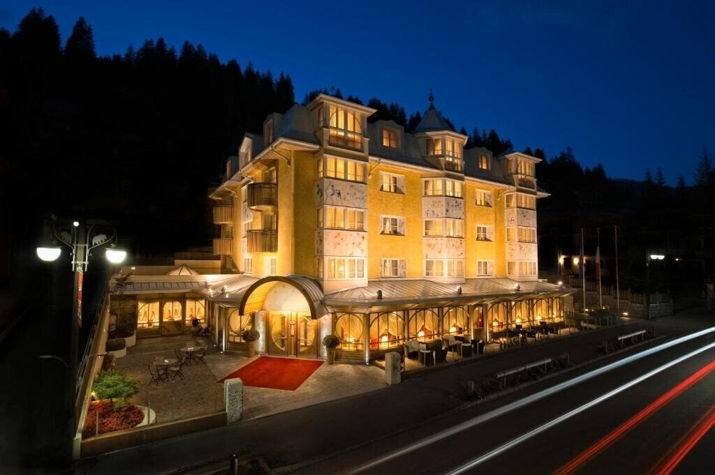 Готель Alpen Suite 4*