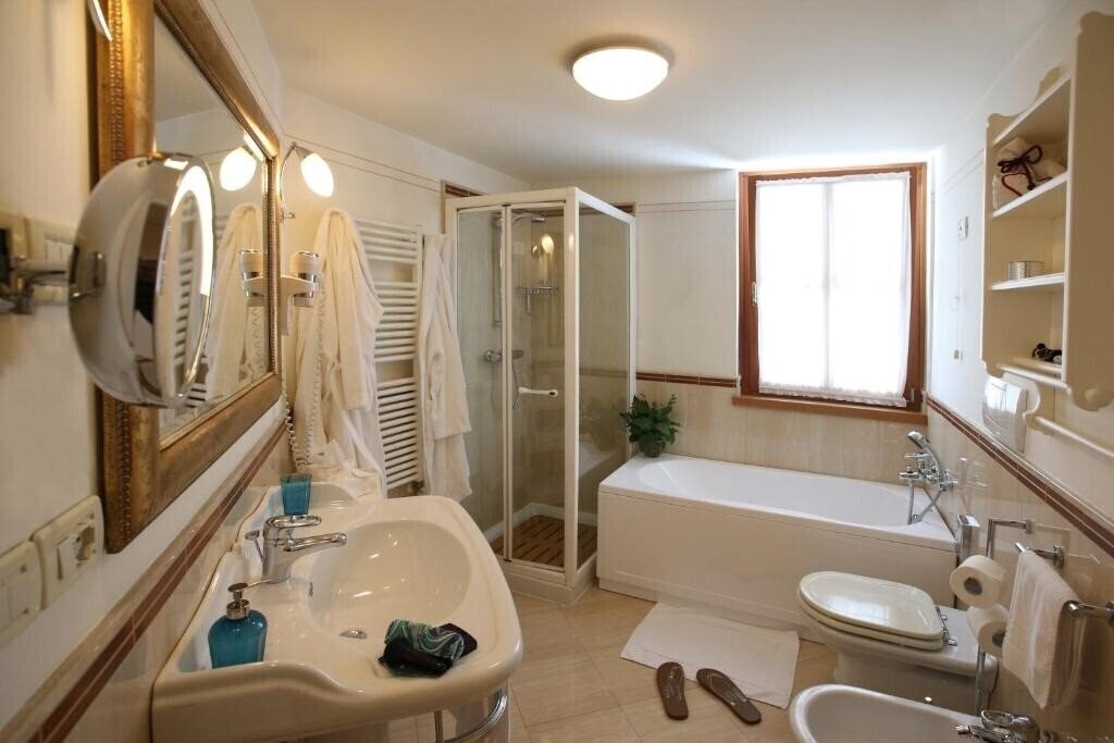 Фотографія Alpen Suite 4*