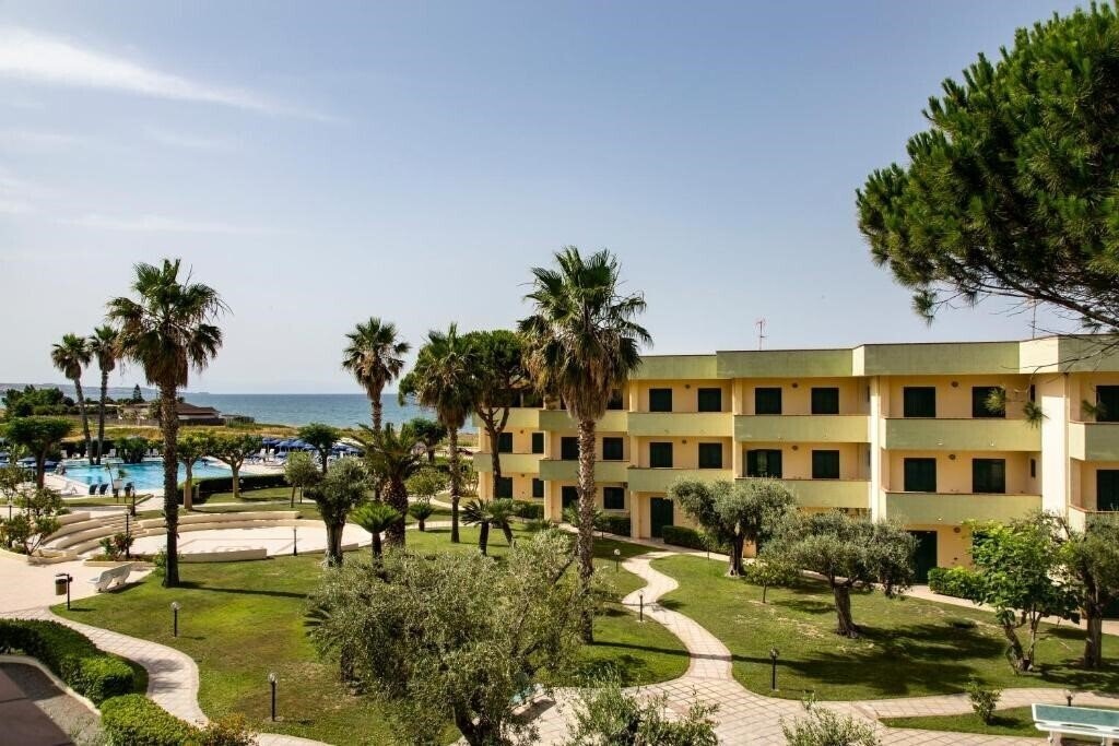 Отель Paradise Hotel Village (Porto Recanati) 2*