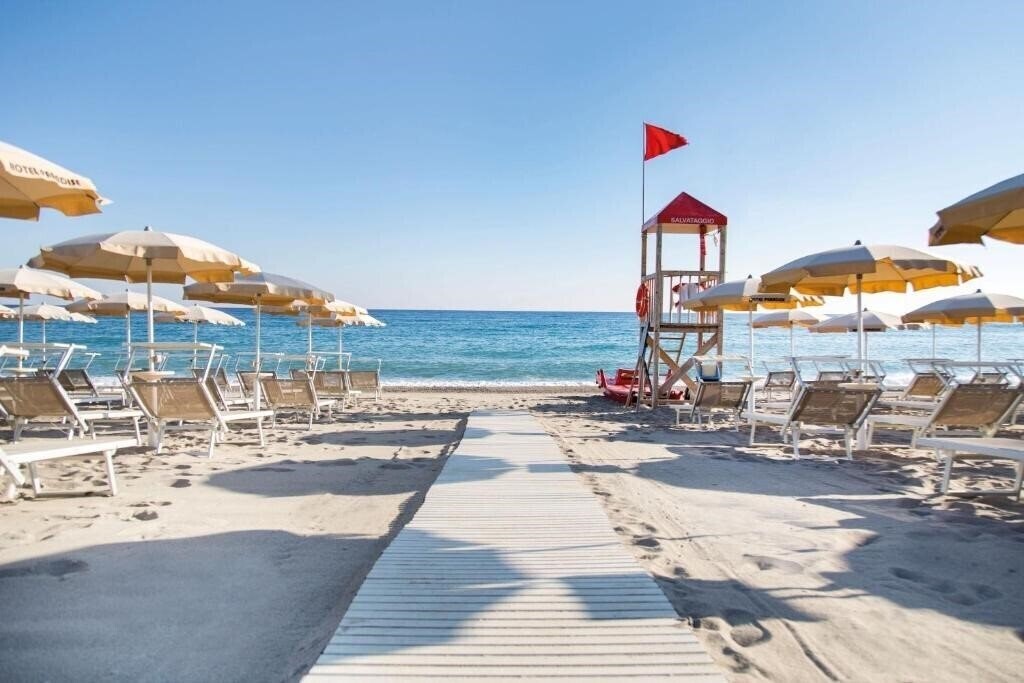 Изображение Paradise Hotel Village (Porto Recanati) 2*