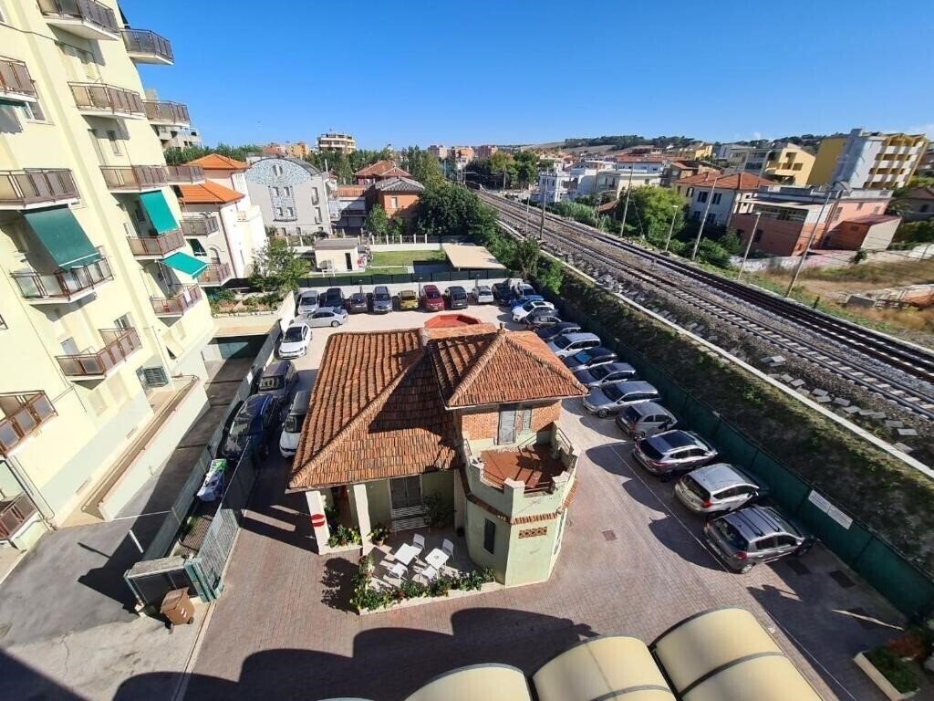Картинка Fiorella Hotel (Senigallia) 2*