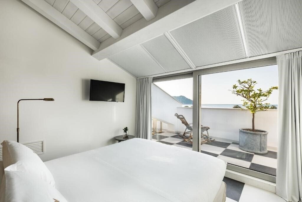 Фото Seebay Hotel Portonovo 4*