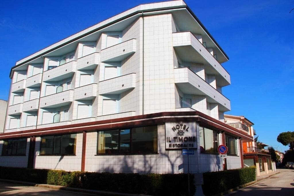 Отель Il Timone Hotel (Porto San Giorgio) 4*
