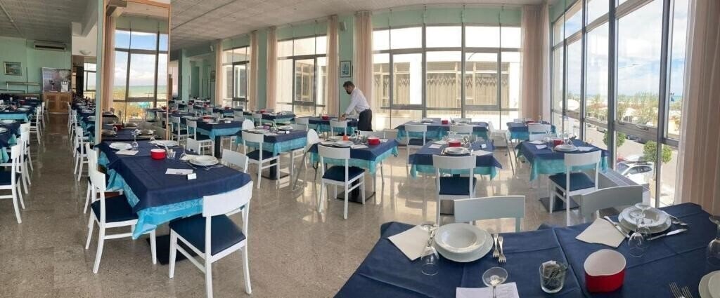 Фото International Hotel (Senigallia) 3*