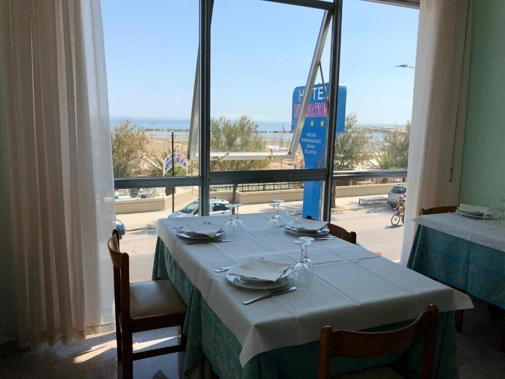 Фото International Hotel (Senigallia) 3*