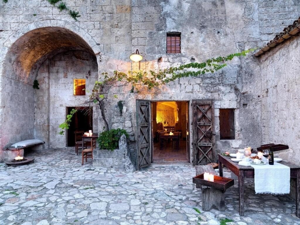 Готель Sextantio Le Grotte Della Civita 4*