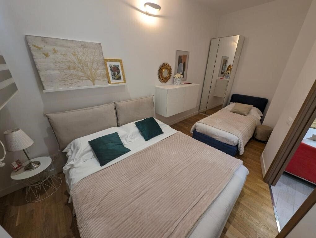Картинка Golden Suite Apartments 4*