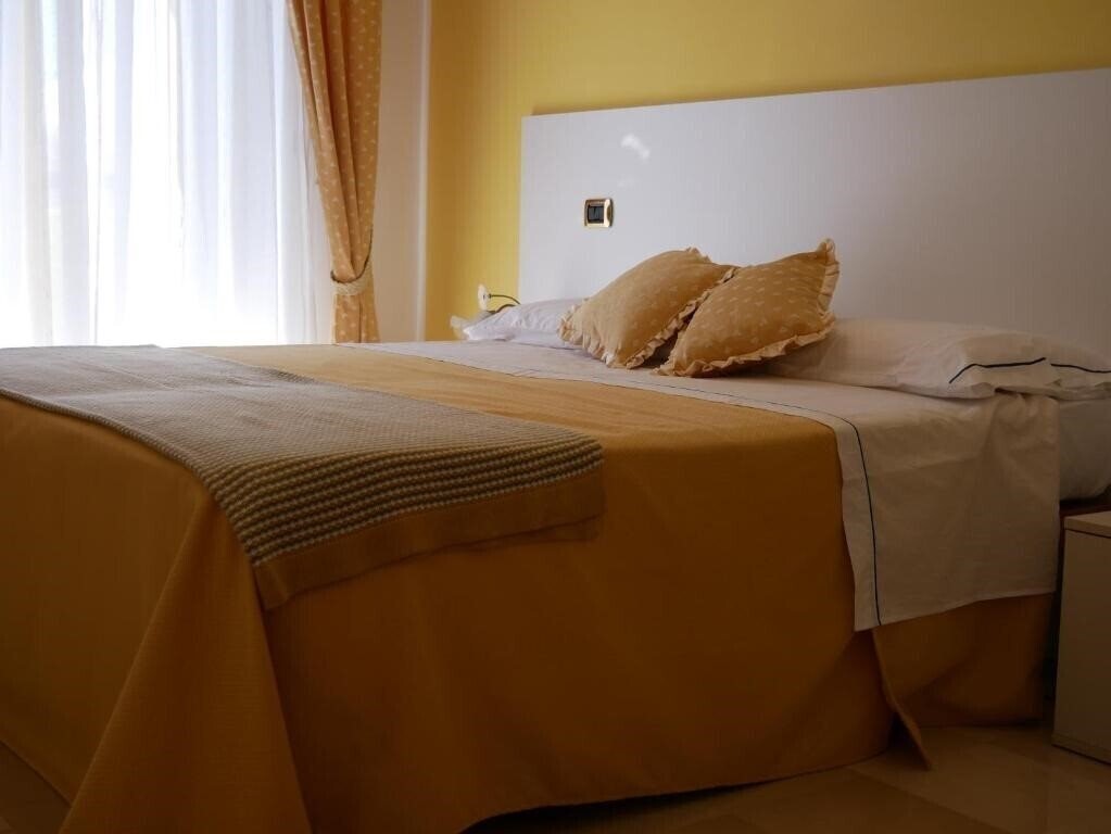 Отель Donna Nicla B&B 3*