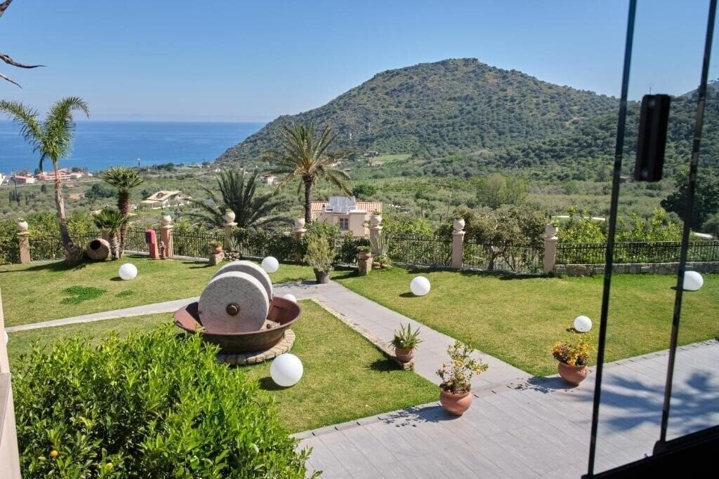 Готель Best Western Plus Terre di Eolo 4*