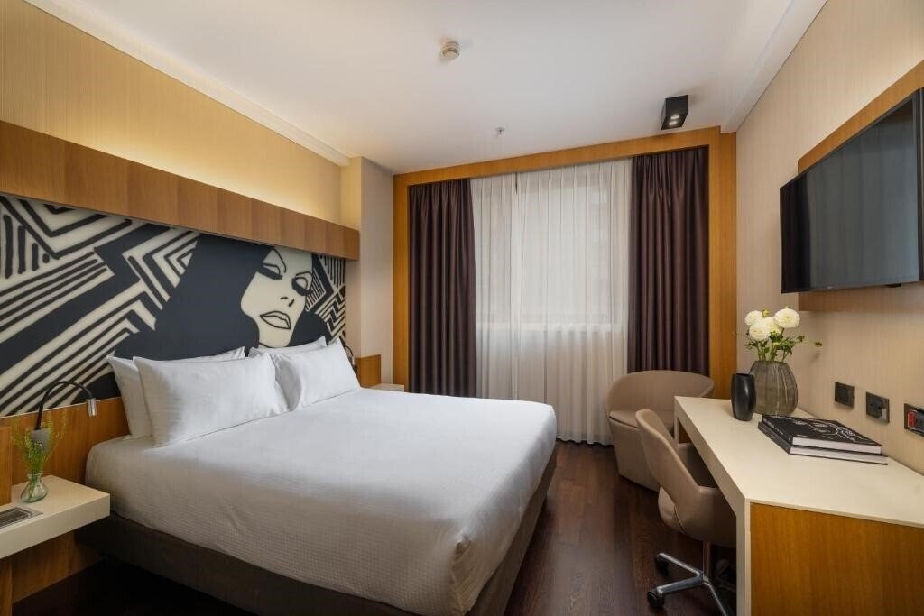Фото Crowne Plaza Milan City 4*