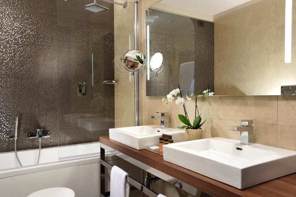 Фотография Uptown Palace 4*