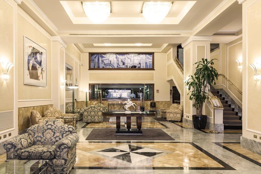 Готель Grand Hotel Doria 4*