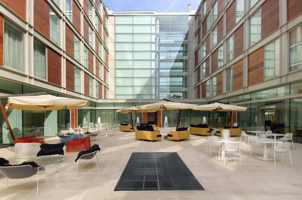 Отель Doubletree By Hilton Milan 4*