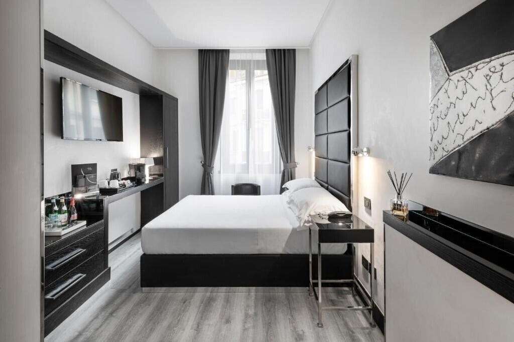 Отель Napoleon Hotel 4*
