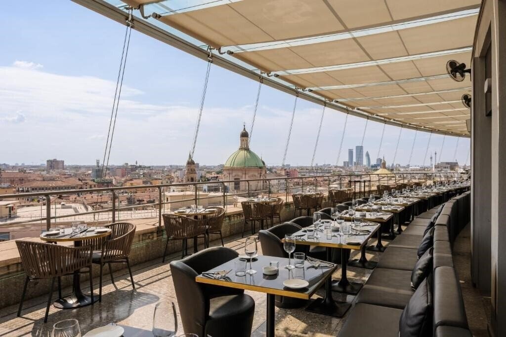 Готель The Square Milano Duomo 4*