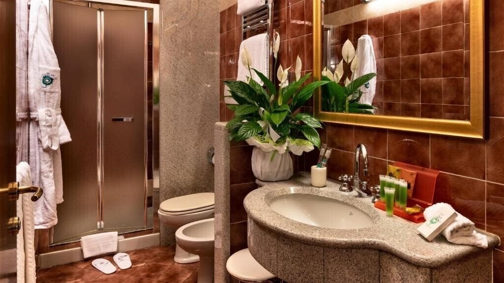 Фотографія Sunflower Hotel 4*