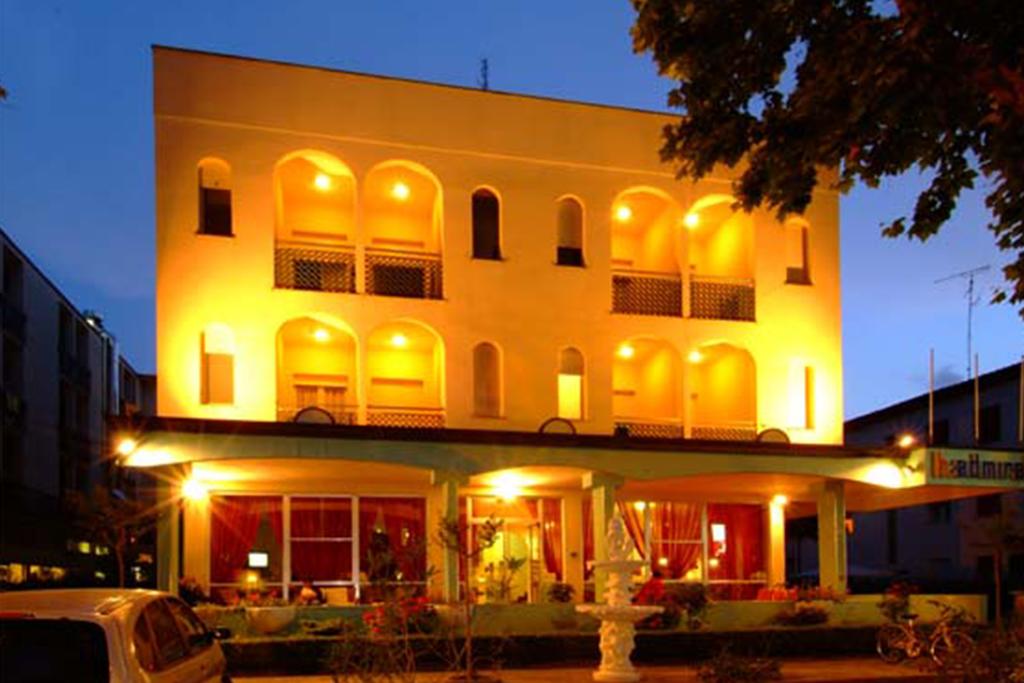 Готель Admiral 3*