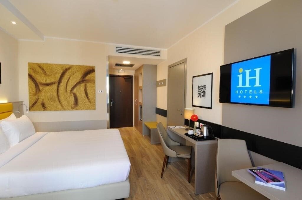 Картинка Ih Hotels Milano Lorenteggio 4*