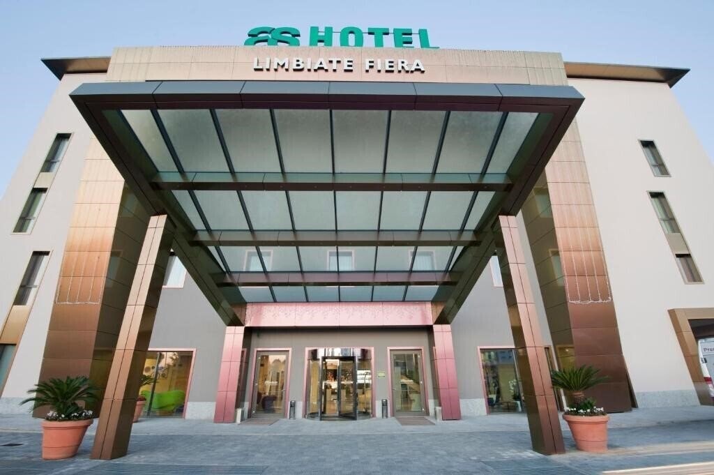 Готель As Limbiate Fiera 4*