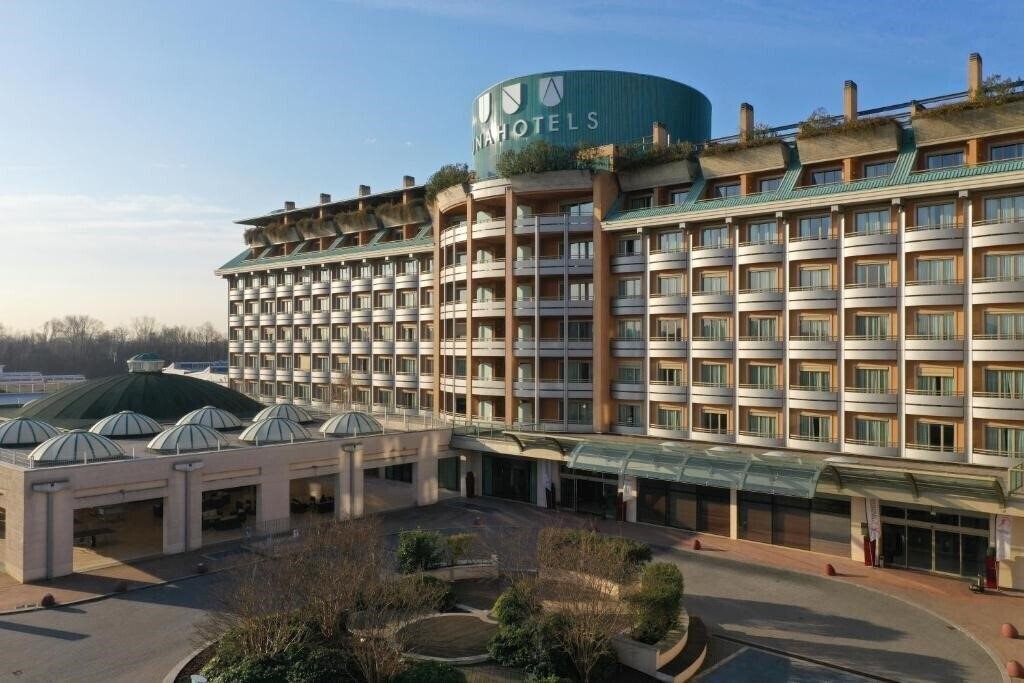 Отель UNA Hotels Expo Fiera Milano 4*