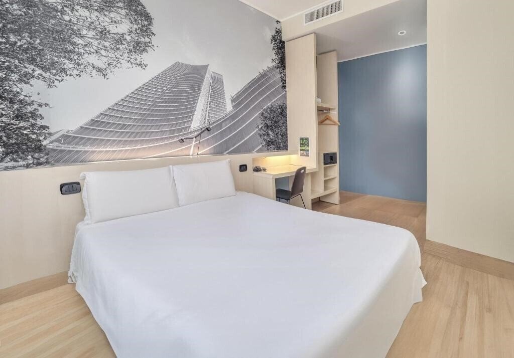Готель B&B Hotel Milano Cenisio Garibaldi 3*